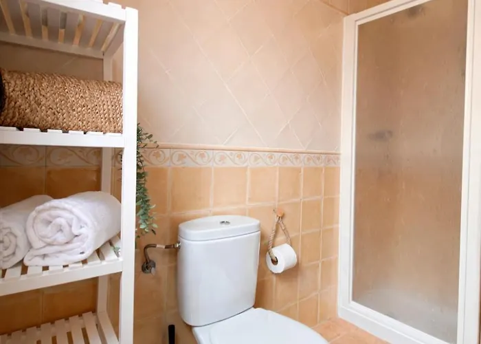 Apolonia, Daire La Fresneda